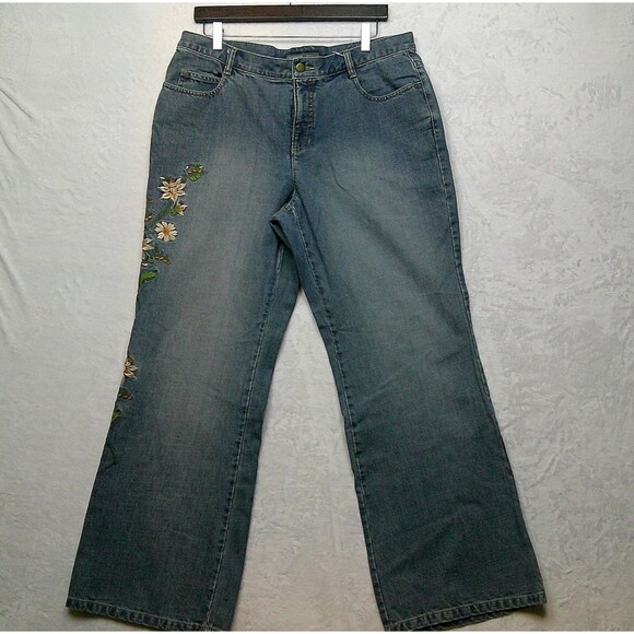 Liz Claiborne Boot Cut Jeans Size 14 Embroidered Flowers Blue Pockets Denim - Picture 1 of 16